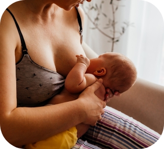 young-mom-wants-breastfeed-her-newborn-baby